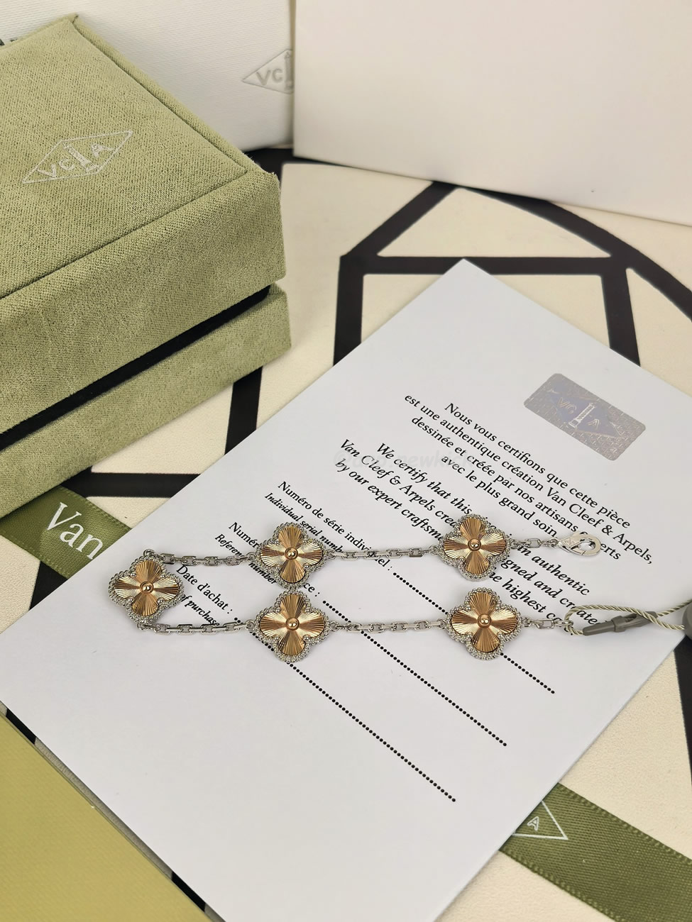 Vintage Alhambra Bracelet (2) - www.newkick.org